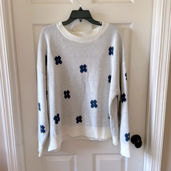 SHEIN sweater with blue flower pattern - Picture 1 of 5